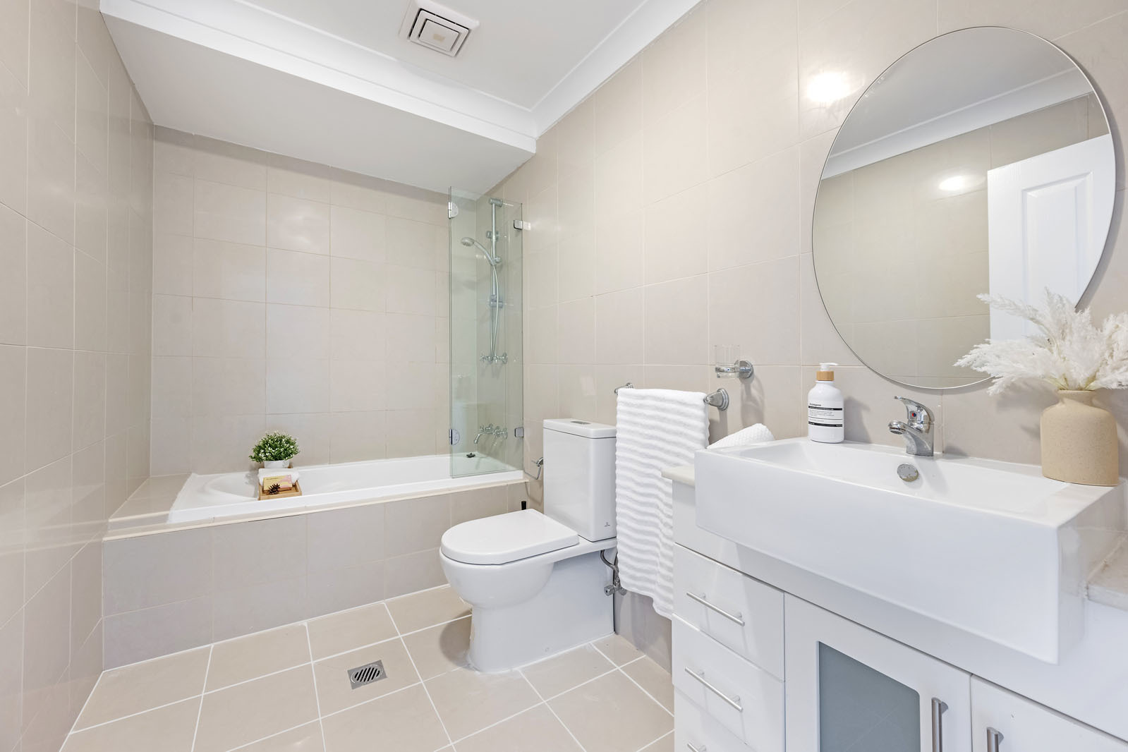 1P0060-Eastwood-2025-07-16-131739-8