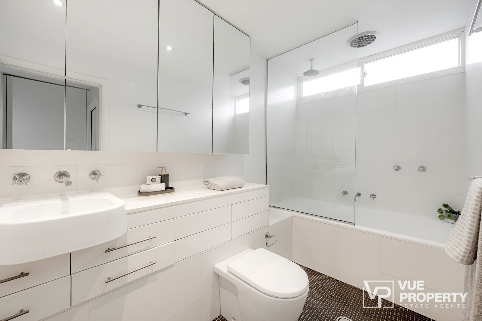 1P0061-Eastwood-2025-09-11-154256-20