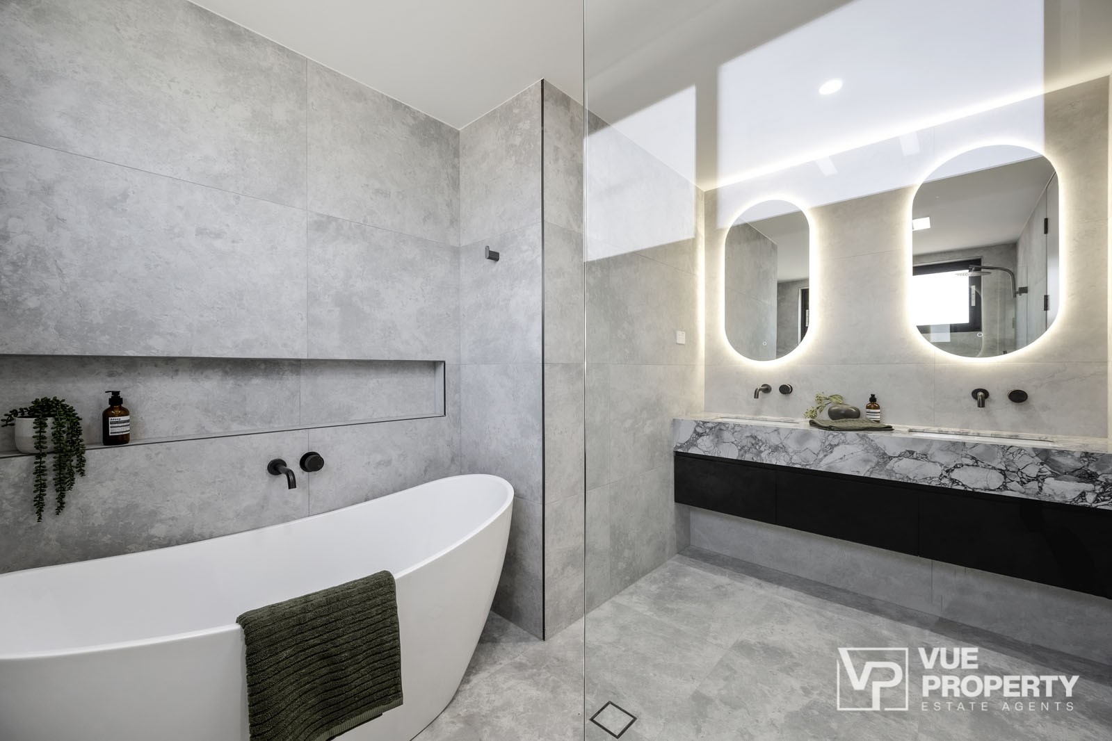 1P0086-Eastwood-2025-10-03-153007-17