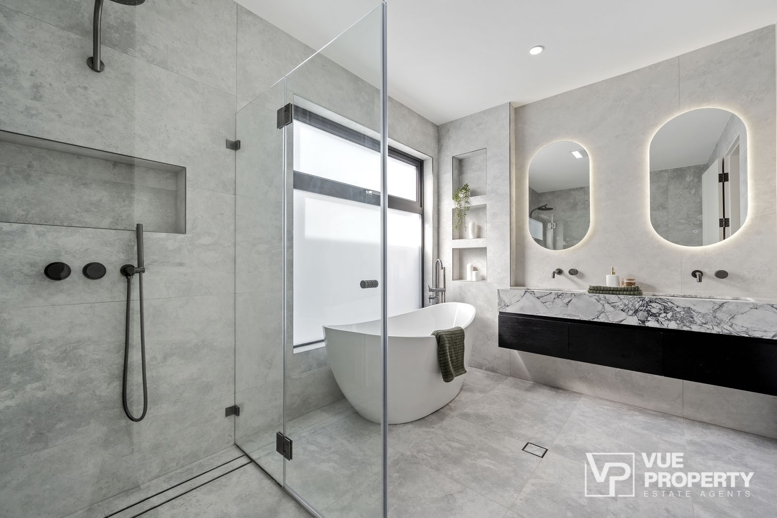 1P0086-Eastwood-2025-10-03-153007-24