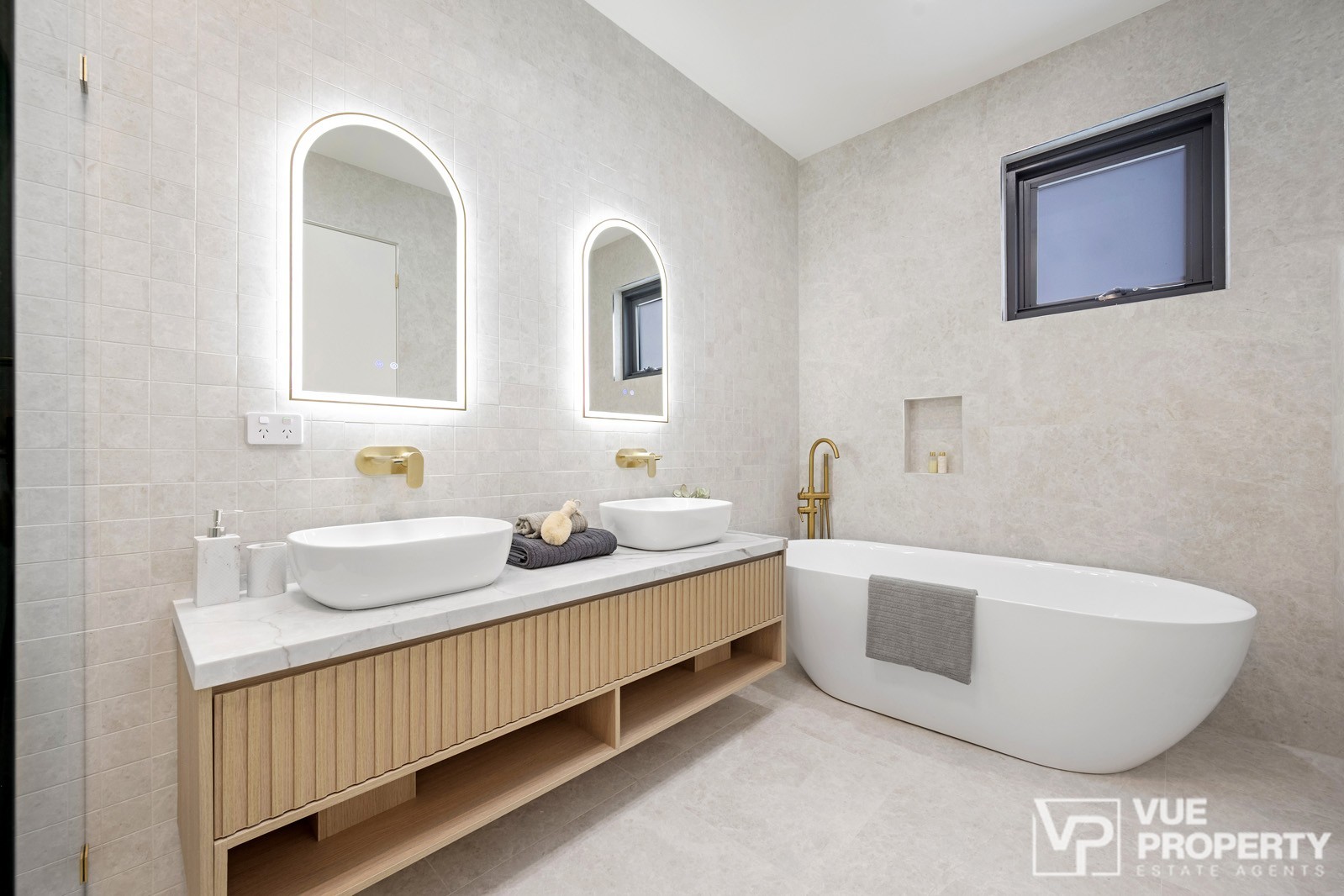 1P0171-Eastwood-2026-02-12-143948-22