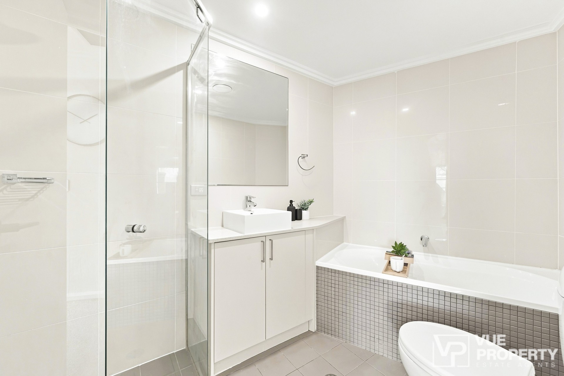 1P0342-Eastwood-2026-08-19-115811-6