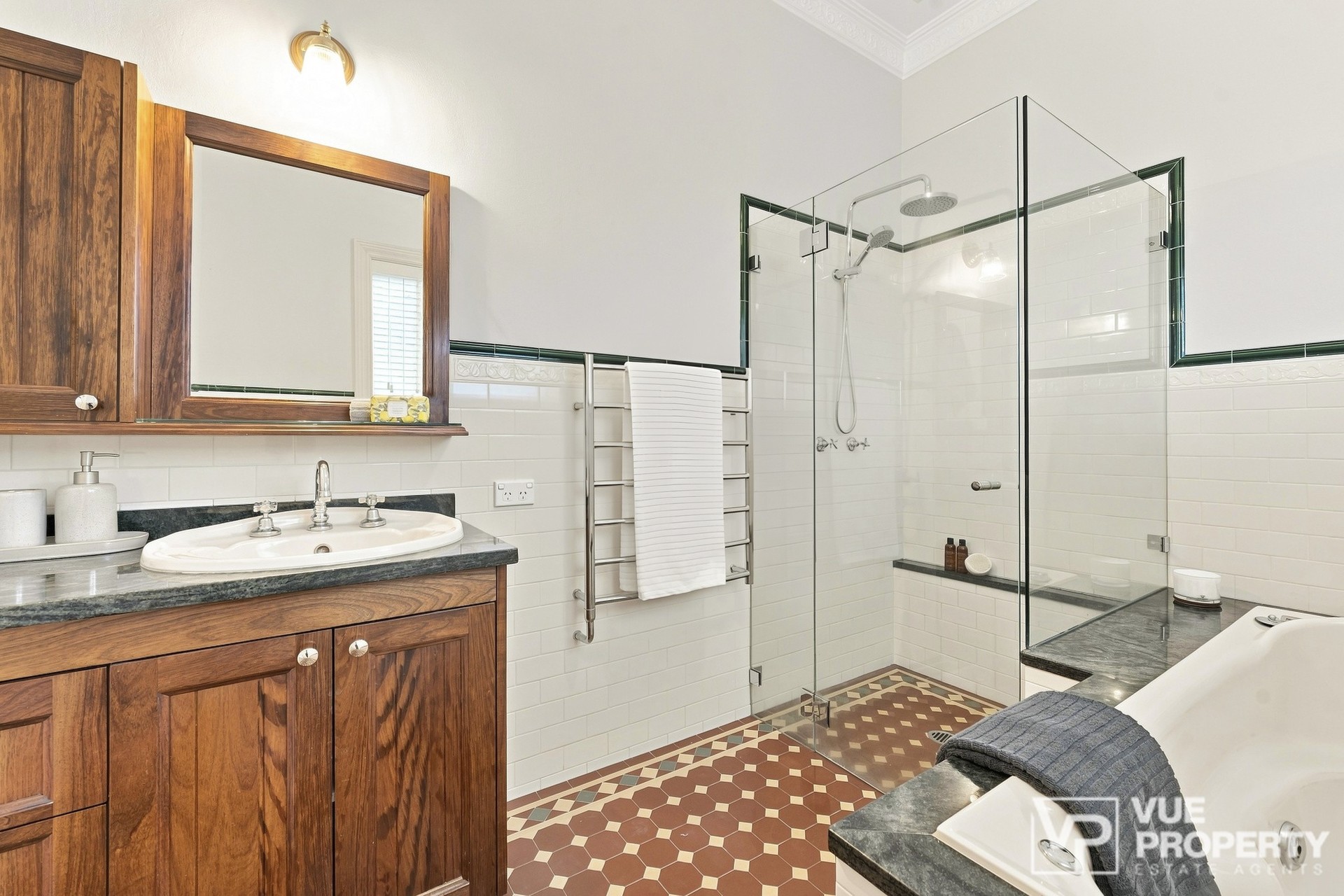 1P0365-Eastwood-2026-08-21-123036-12